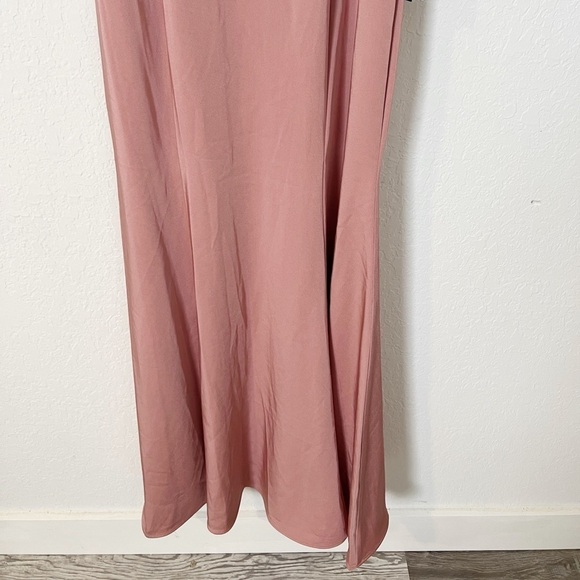 Mac Duggal Embellished Neck Trumpet Gown - Picture 4 of 10